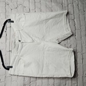 Ava & Viv White Bermuda Power Stretch Shorts 22W